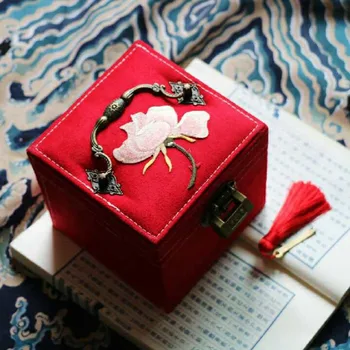 Chineză Stil Vintage Caseta De Bijuterii Catifea Flori Brodate Model Mâner De Metal Ambalaje De Moda Cercei Colier Cutie De Depozitare